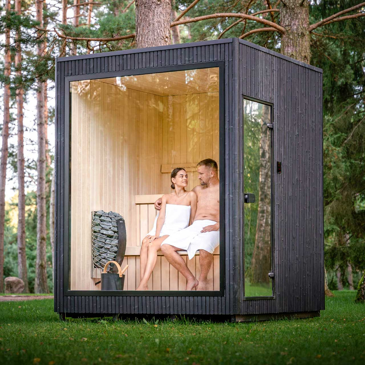 Celsium Jonas Classic 4 Person Outdoor Sauna