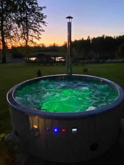 Deluxe Wood Fired 6 Person Hot Tub with Integrated Heater