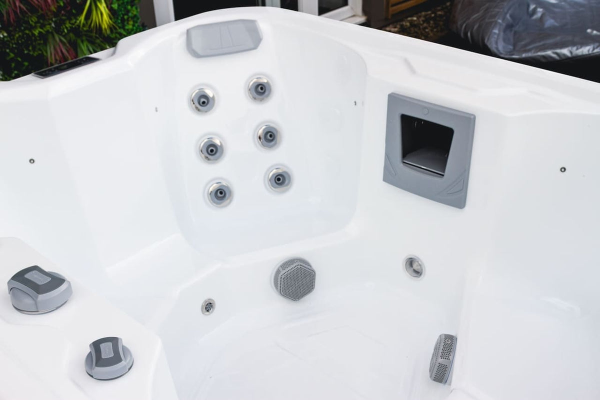 Equinox EQ130 Lite 4 Person Hot Tub 13 Amp