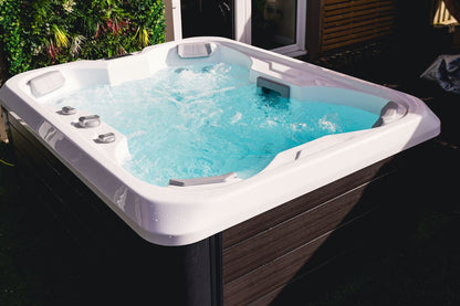 Equinox EQ130 Lite 4 Person Hot Tub 13 Amp
