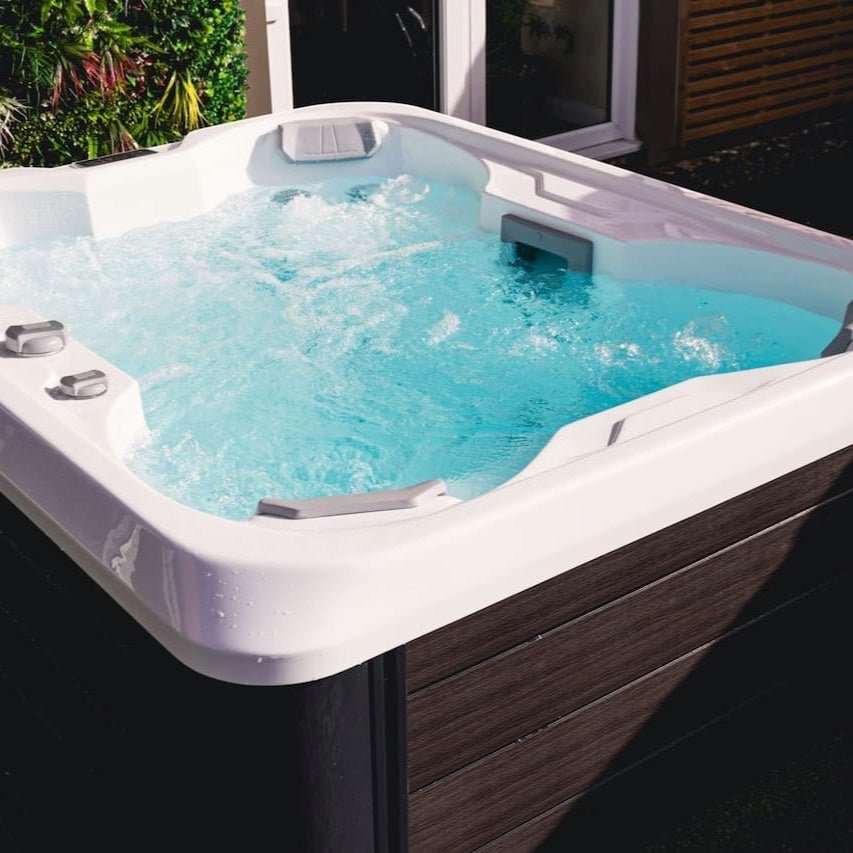 Equinox EQ130 Lite 4 Person Hot Tub 13 Amp