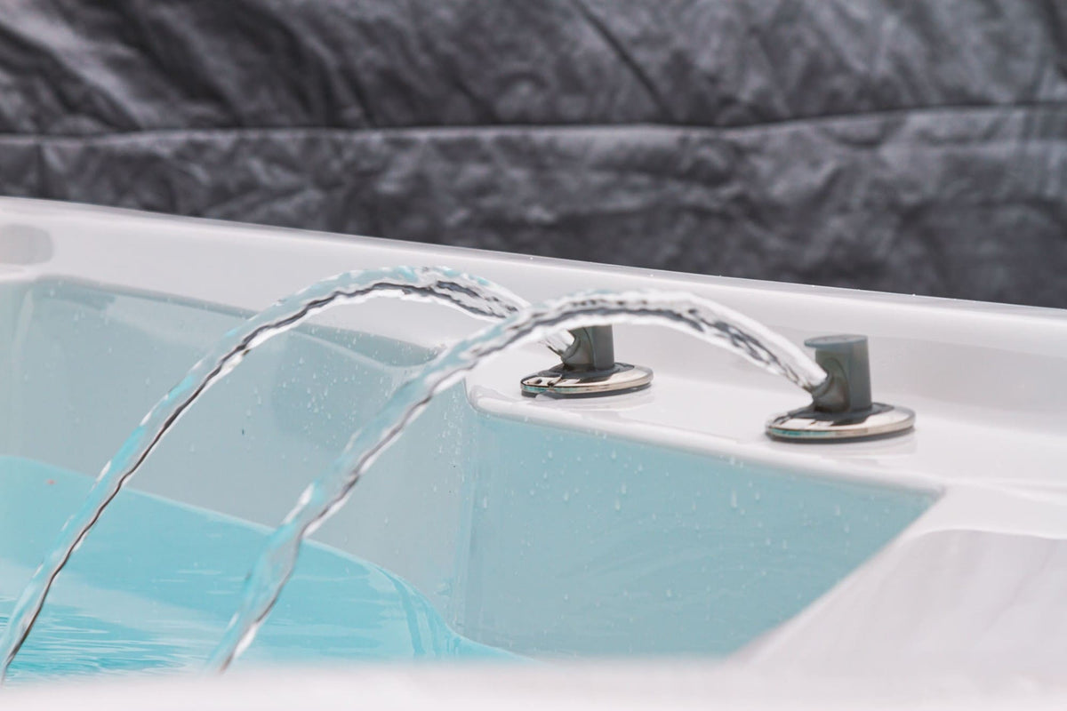 Equinox EQ570 Pro 5 Person Hot Tub 32 Amp