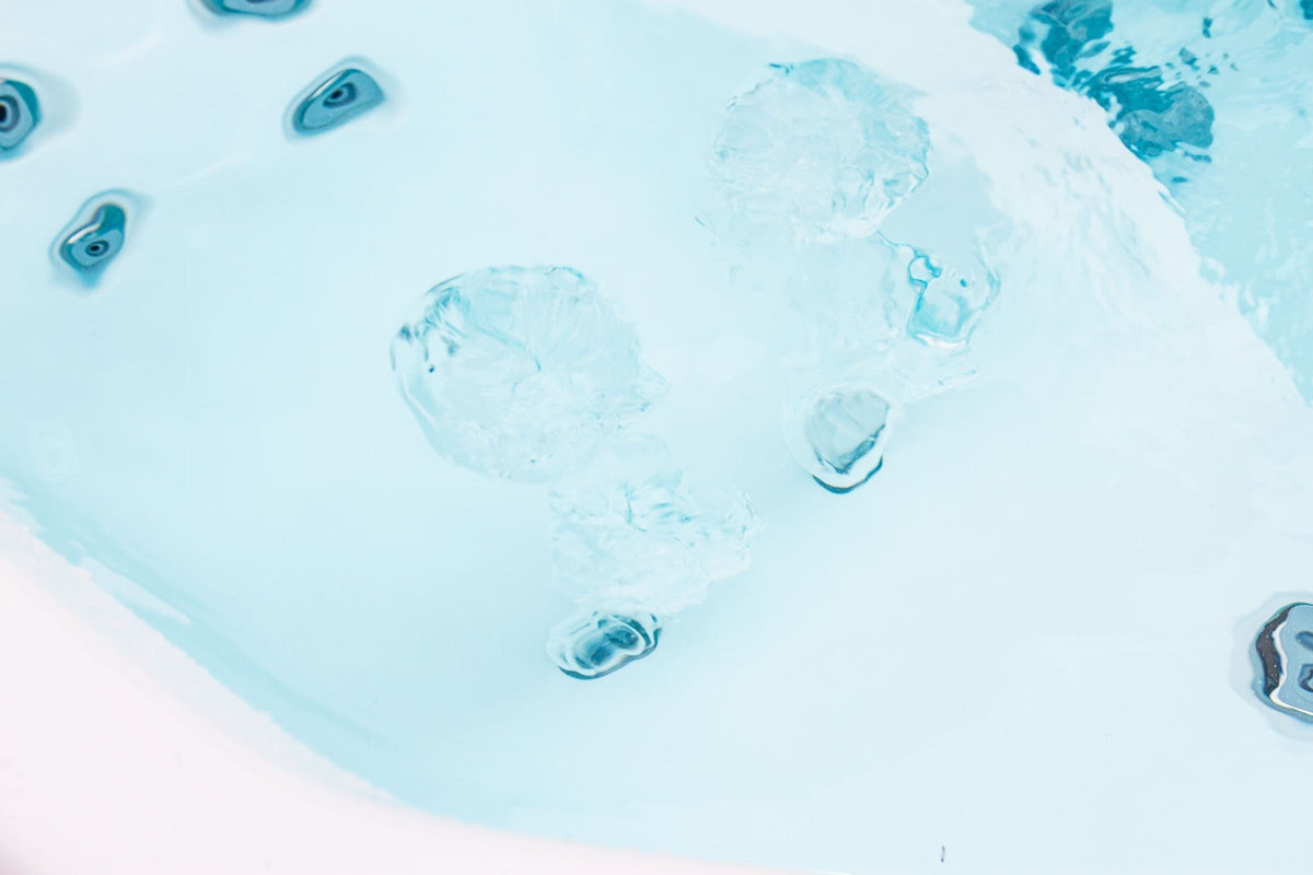 Equinox EQ570 Pro 5 Person Hot Tub 32 Amp