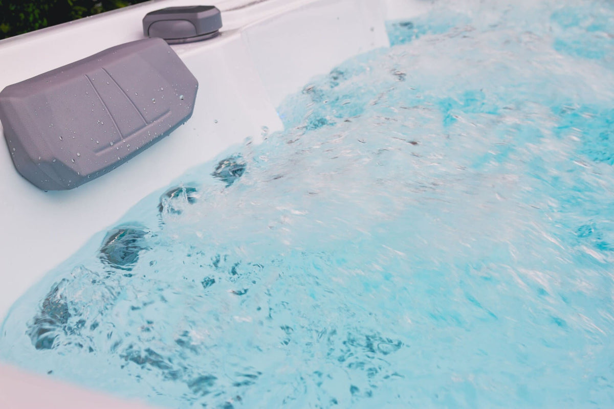 Equinox EQ570 Pro 5 Person Hot Tub 32 Amp