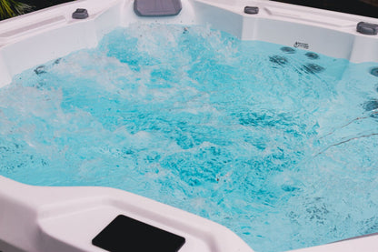 Equinox EQ570 Pro 5 Person Hot Tub 32 Amp