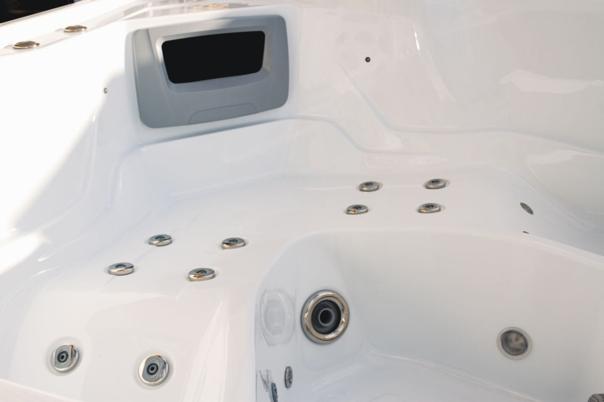Equinox EQ570 Pro 5 Person Hot Tub 32 Amp