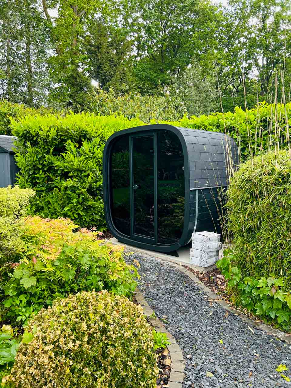 Leil® Black Cube Premium 4–6 Person Outdoor Sauna Kit