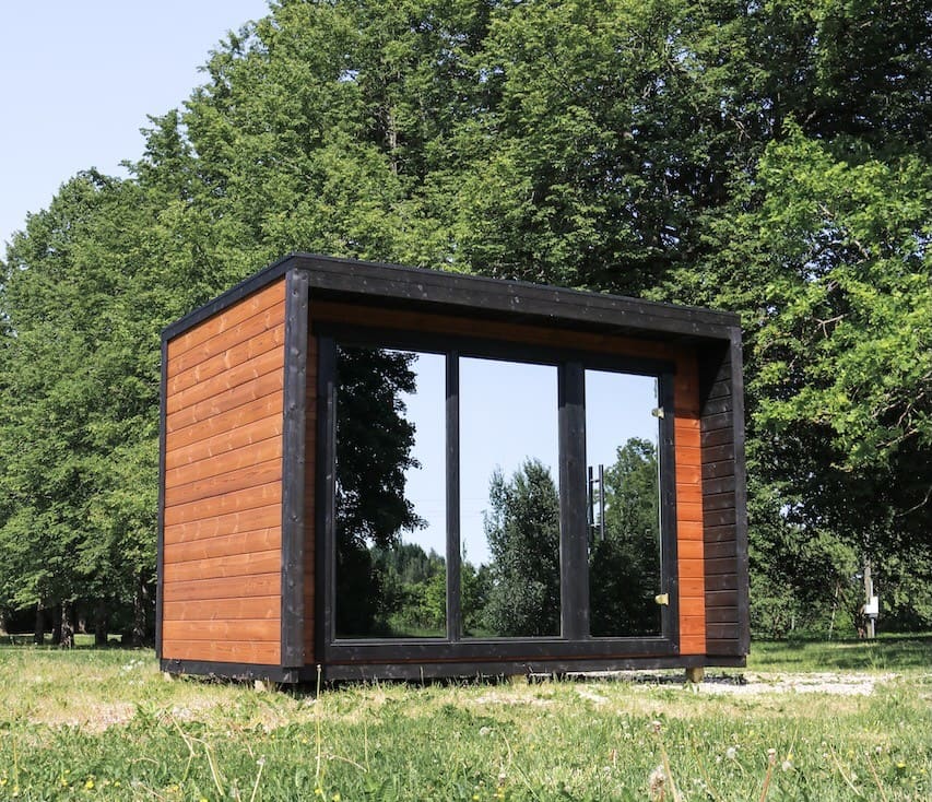 Leil® Patio M 5 Person Outdoor Sauna with Changing Room