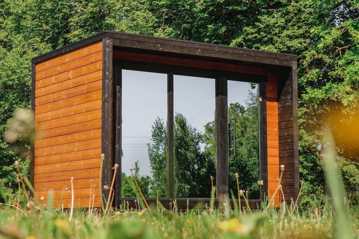 Leil® Patio M 5 Person Outdoor Sauna with Changing Room