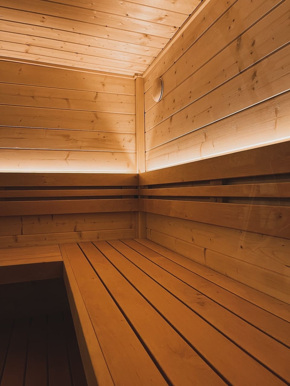Leil® Patio S 4-5 Person Outdoor Sauna