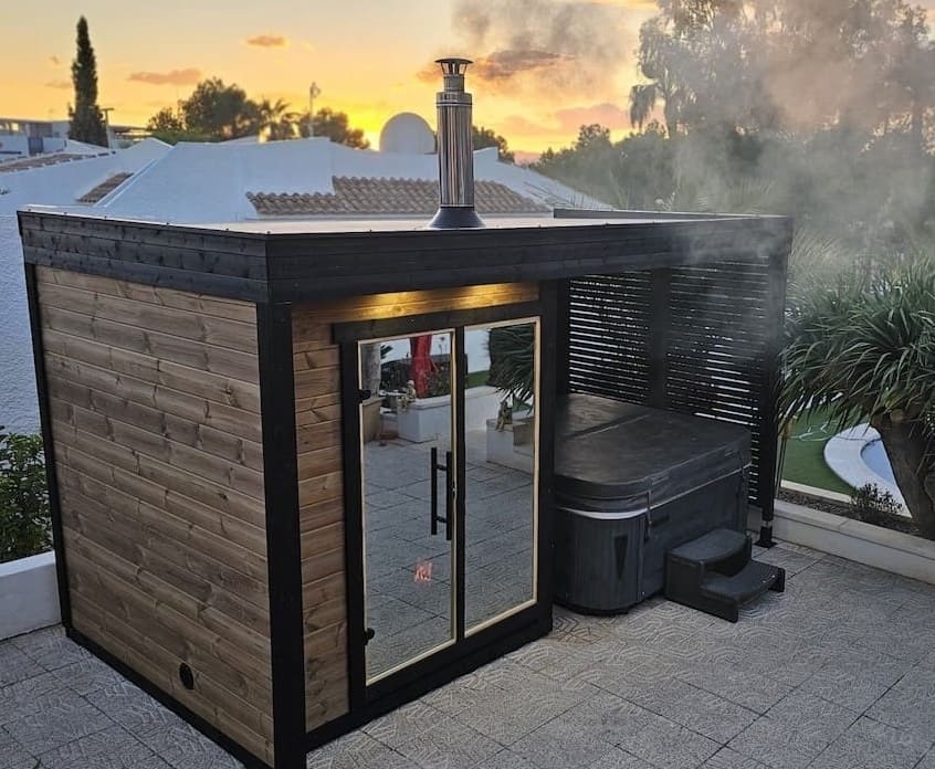 Leil® Patio S Plus 4 Person Outdoor Sauna