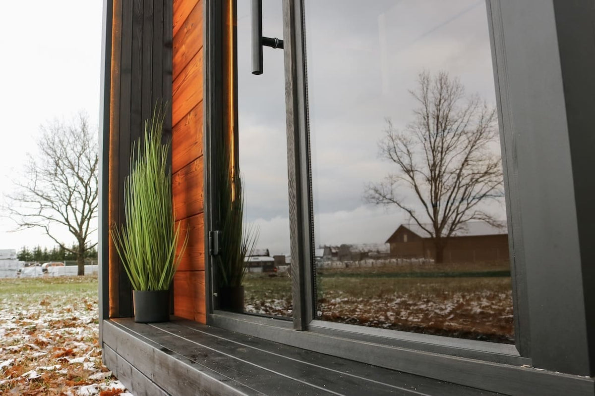 Leil® Primo Corner 4 Person Outdoor Sauna