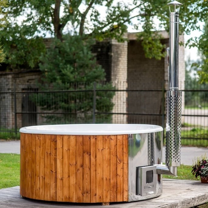 Viking Industrier Wood Burning 6 Person Hot Tub with Integrated Heater