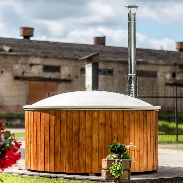 Viking Industrier Wood Burning 6 Person Hot Tub with Integrated Heater