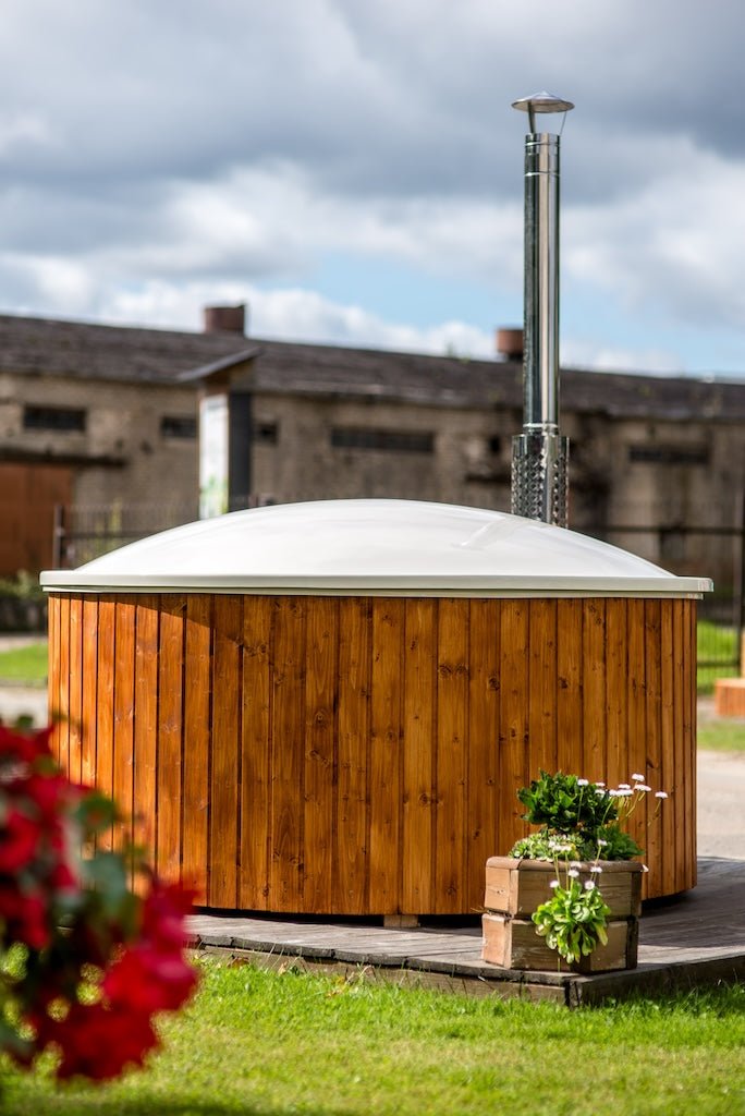 Viking Industrier Wood Burning 6 Person Hot Tub with Integrated Heater